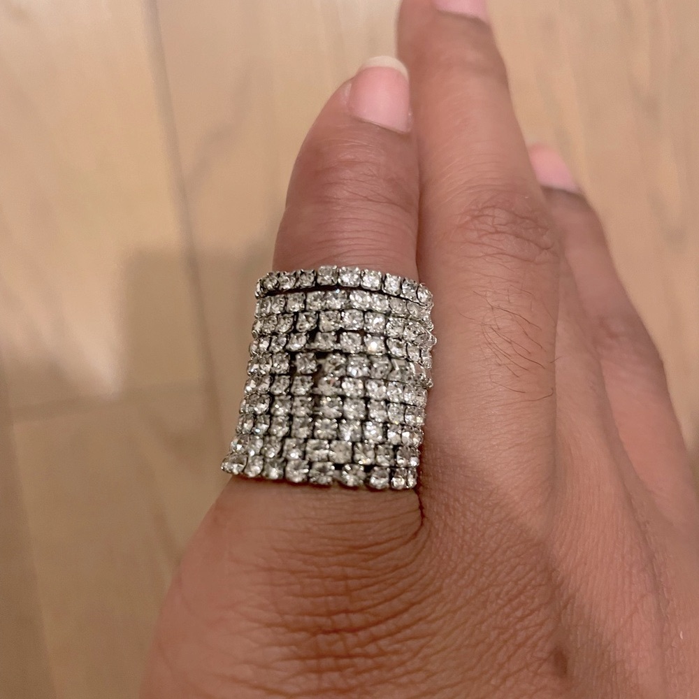 Elegant Silver Crystal Rings - Picture 3 of 6